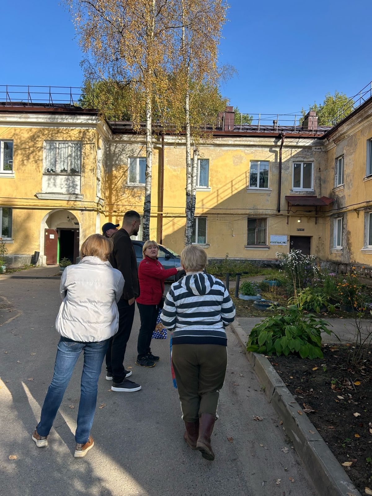 Предварительная приёмка капремонта крыши дома по ул. Леншоссе, 14
